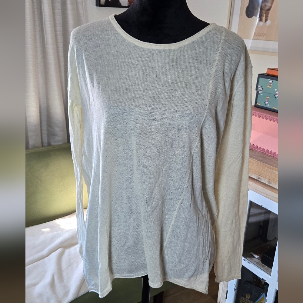 Vince. Cream Long Sleeve Women's Top